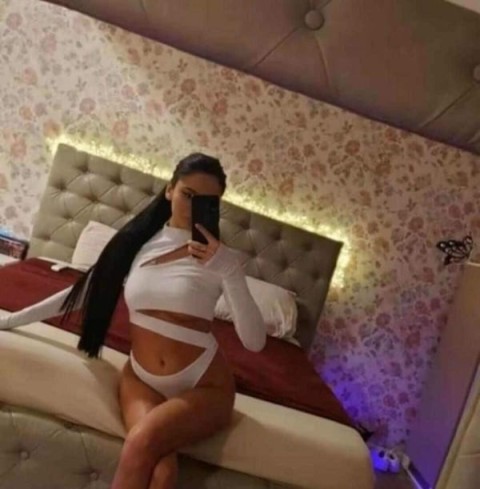 Andreea, Escortă Femboy Exotică în Focșani