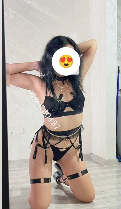 Ella – Escortă Insula Iubirii în Lacul Tei
