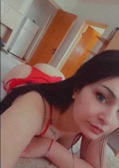 Escortă Asiatică Minionă Disponibilă în Sebeș