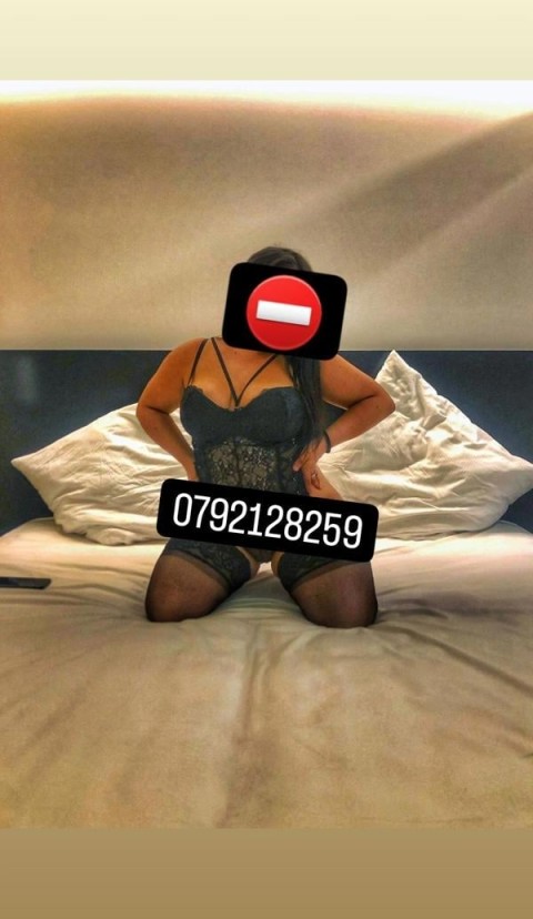 Escortă Doamnă Matură pentru Momente de Neuitat