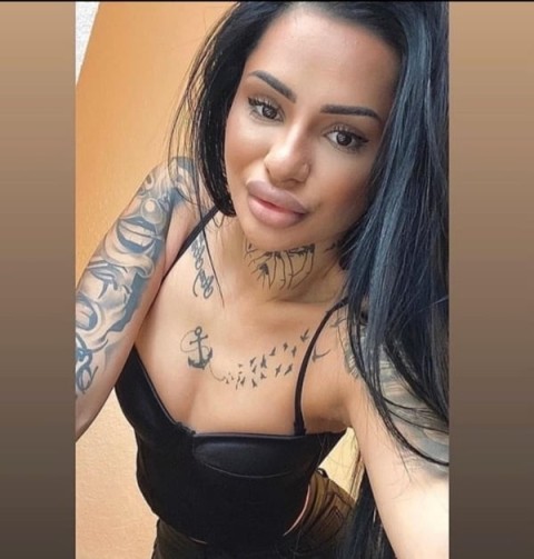 Escortă Matură Totală cu Piercinguri în Pipera