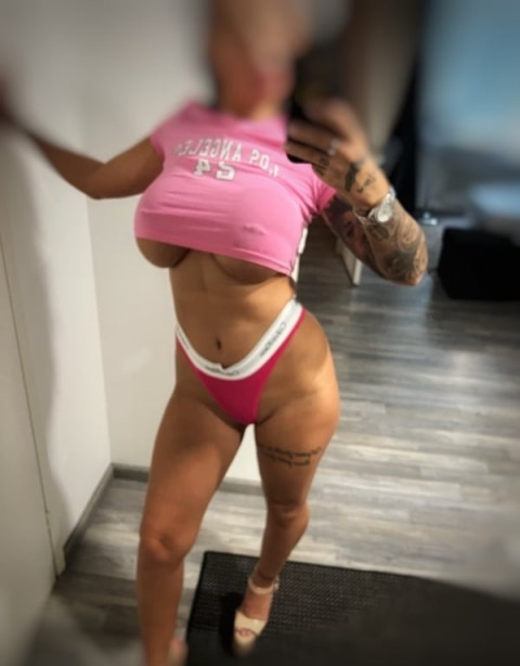 Escortă România: Alexa, Plăceri de Neuitat în Bârlad