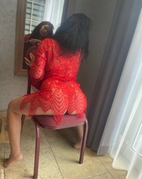 Escortă Siliconată din Plopeni