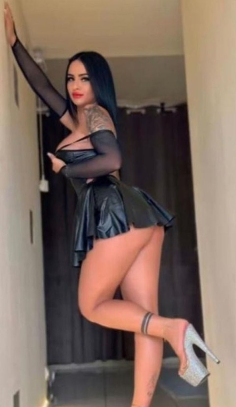 Escorta Sex în Pașcani – Pufi, Bruneta XXL pentru Fantezii Unice