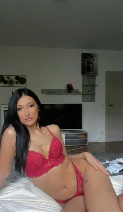 Experiență Unică cu Escortă Asiatică în Confort City