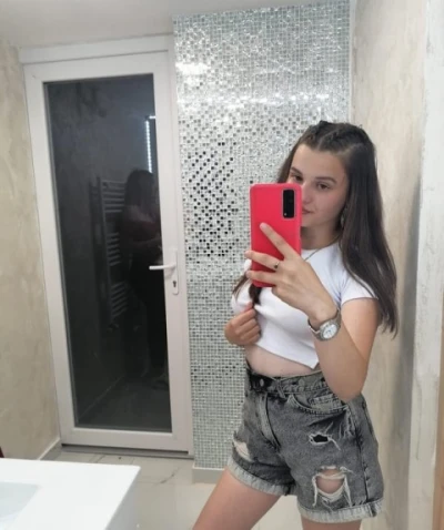 Isabela, Docila Blondă din Berceni · docilă