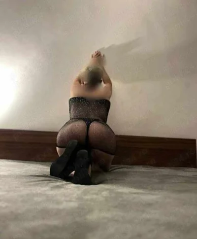 Masaj Senzual cu Bruneta Slim din Sector 2