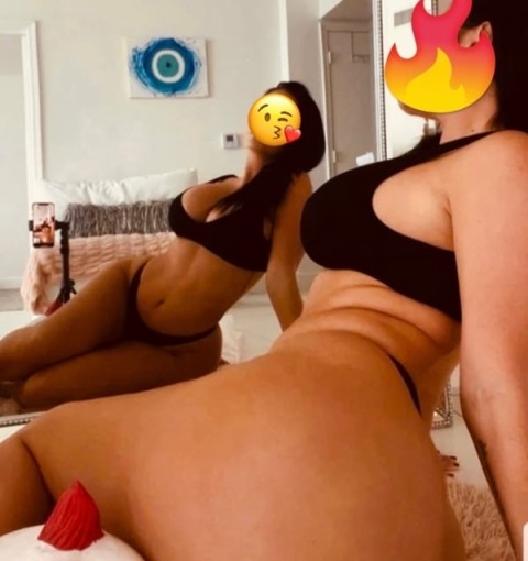 Metisă cu Bust Generos pentru Clipe de Neuitat