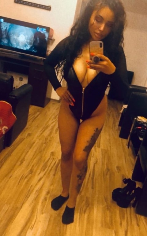 Nefumătoare și Plină de Energie în Sector 4