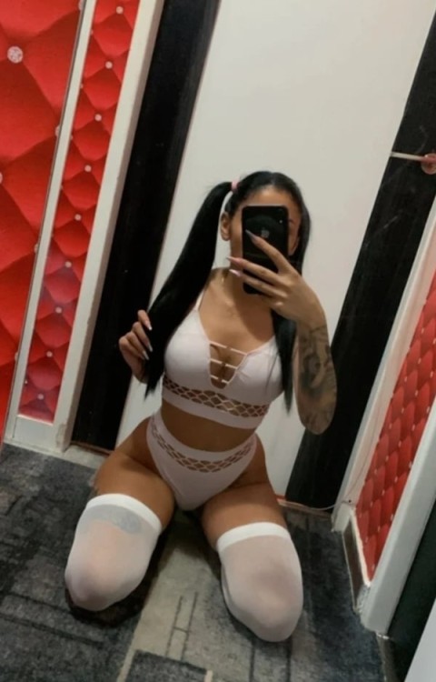 Oradea: Plăceri de Neuitat cu Rebeca