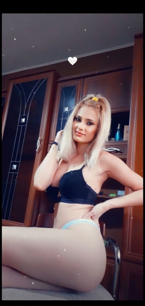 Sex în Grup cu O Escortă Video în Nerva Traian · sex in grup