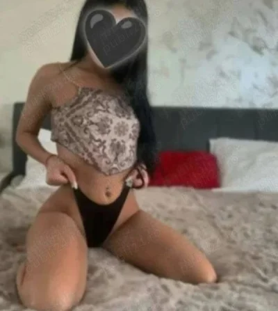 Siluetă fină și dorințe ascunse în Armenească